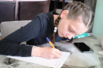 «Спасибо за то, что делаете для нас»: юные астраханцы написали письма бойцам СВО