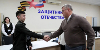 Астраханскому ветерану СВО вручили адаптированный автомобиль - Астрахань 24