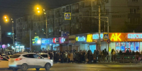 Джаляп-Джаляп: Астраханцы нашли альтернативный путь Старому и Новому мосту через 2 парома  - Юг России
