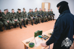 Взрывотехник Росгвардии провёл мастер-класс для школьников и студентов в Астрахани