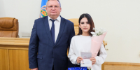Игорь Мартынов вручил первые паспорта юным астраханцам-гражданам России - Punkt-a.info