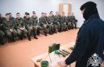 В Астрахани взрывотехник Росгвардии провел мастер-класс по безопасности для школьников и студентов