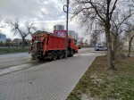 В Астрахани коммунальщики борются с последствиями ураганного ветра