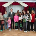 Тимур Горбунов поздравил воспитанниц детского центра «Улитка» с наступающим Новым годом