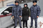 В РАМКАХ АКЦИИ «ЕЛКА ЖЕЛАНИЙ» РОСГВАРДЕЙЦЫ ИСПОЛНИЛИ МЕЧТУ ВОСПИТАННИКА «ГВАРДЕЙСКОЙ СМЕНЫ» В АСТРАХАНИ