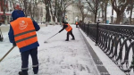 В Астрахани организована круглосуточная работа по уборке снега и наледи