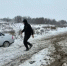 Астраханские госавтоинспекторы оказывают помощь на заснеженных дорогах - ГТРК Лотос