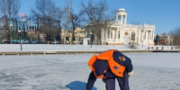 Массовый выход на лед астраханских водоемов запрещен - Газета Волга
