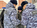 В рамках акции «Ёлка желаний» росгвардейцы исполнили мечту воспитанника «Гвардейской смены» в Астрахани