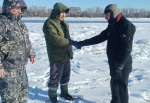 Счастливый случай спас провалившегося под лед астраханца