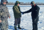 Счастливый случай спас провалившегося под лед астраханца