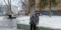 Коммунальные службы города продолжают уборку улиц от снега и талой воды - Bloknot-Astrakhan.Ru