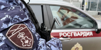 Экипаж вневедомственной охраны Росгвардии предотвратил незаконное проникновение в торговый центр в Астрахани - Росгвардия