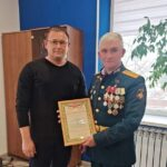 Виктор Репин поздравил с наступающим праздником ветерана СВО с позывным «Герой»