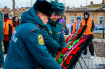 Сотрудники астраханского МЧС почтили память защитников Отечества