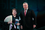 Губернатор Игорь Бабушкин вручил астраханкам заслуженные награды