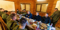 Губернатор Игорь Бабушкин навестил астраханских бойцов в зоне СВО - Портал органов государственной власти