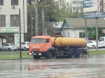 В Астрахани коммунальная техника откачивает дождевую воду