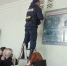 В астраханской школе из вентиляции достали испуганное животное - Bloknot-Astrakhan.Ru