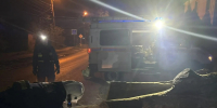 Дорожный капкан: в Астрахани огромное дерево упало и перегородило улицу - Astrakhanpost.Ru