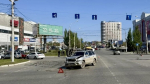 В Астрахани опрокинулась маршрутка: 9 пострадавших после проезда на красный