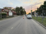13-летняя девочка получила травмы под колесами иномарки в Астрахани