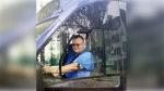 Поэт возит пассажиров по городскому маршруту в Астрахани