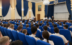 165 студентам в Астрахани объяснили, почему поезд не может остановиться мгновенно в рамках месячника «Уступи дорогу поездам!»