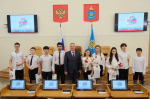 Восемь юных астраханцев получили паспорта ко Дню России