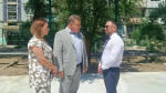 Игорь Редькин проинспектировал ход обустройства спортплощадки на улице Адмирала Нахимова
