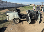 Во влетевшей в столб легковушке оказался заблокирован астраханец