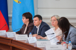 Губернатор Игорь Бабушкин поручил усилить контроль за обеспечением астраханцев льготными лекарствами