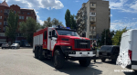 Астраханские спасатели предотвратили беду, вытащив плачущую малышку из заблокированной машины