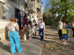 Жизнь на грани: жители общежития на Мосина, 13 рассказали активу ЛДПР о катастрофическом состоянии дома