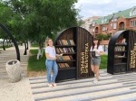 Специалисты «ЭкоЦентра» пополнили уличный книгообмен в Астрахани новыми изданиями
