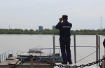Под Астраханью спасли четверых мужчин на самодельном плоту