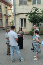 Встреча Валентины Черняковой с жителями: вопросы и предложения — в работе