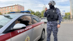 В Астрахани росгвардеец помог потерявшей сознание девушке